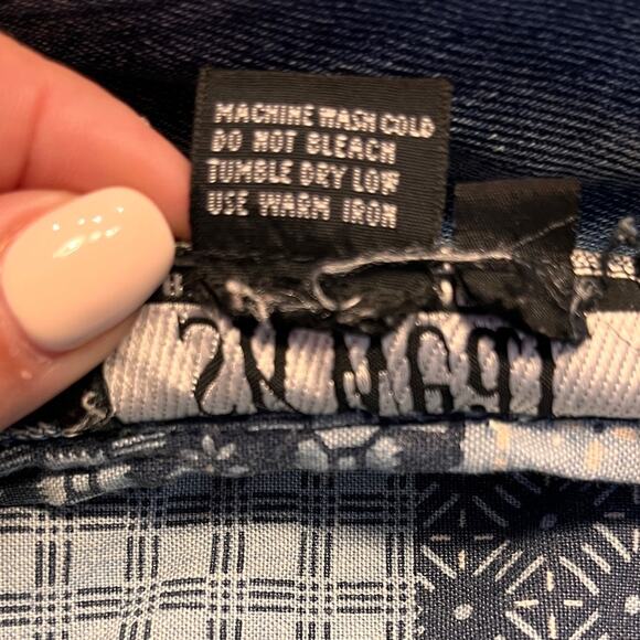 VTG 90’s Women’s Jean Jacket with Patchwork Interior Medium - Picture 10 of 12